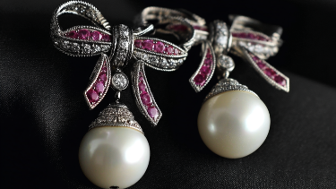 How to Verify If a Gemstone Is Real: A Buyer’s Guide